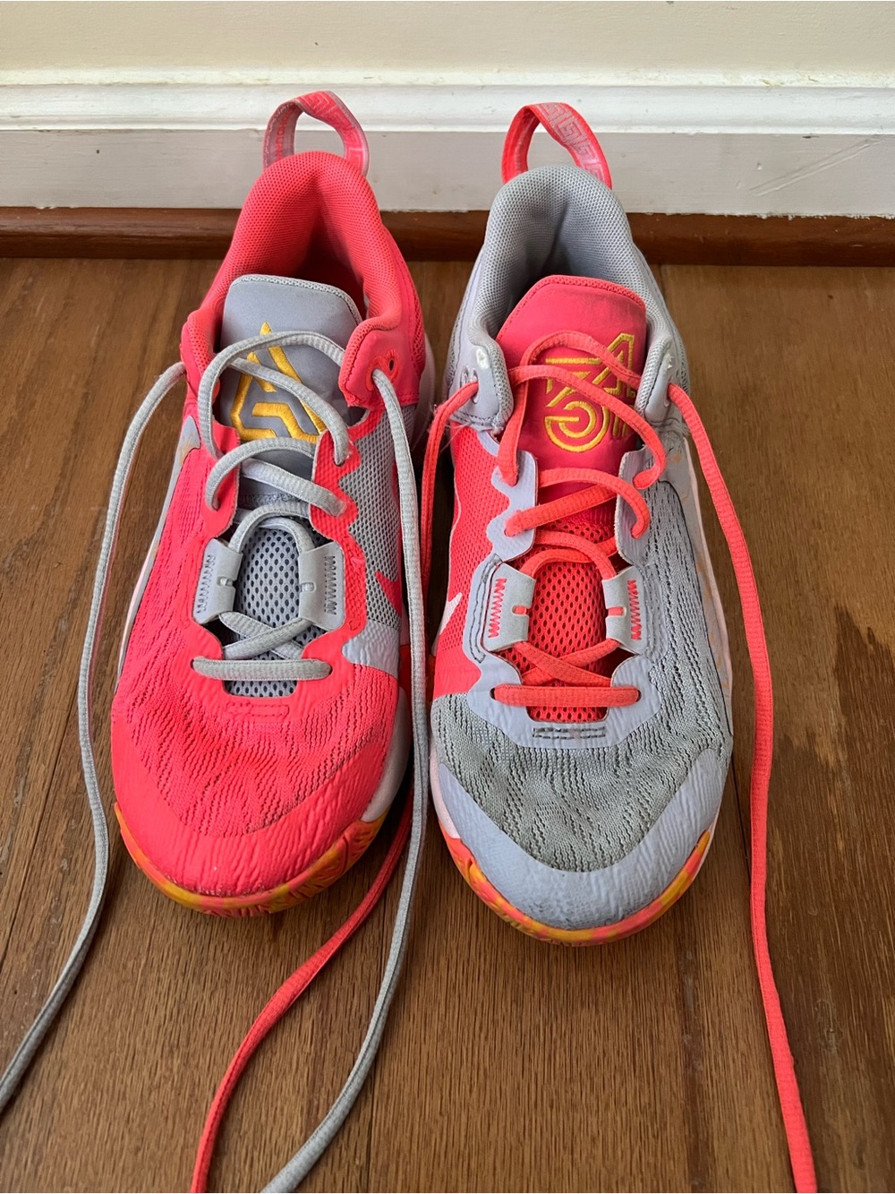 Nike Women’s Giannis mismatched